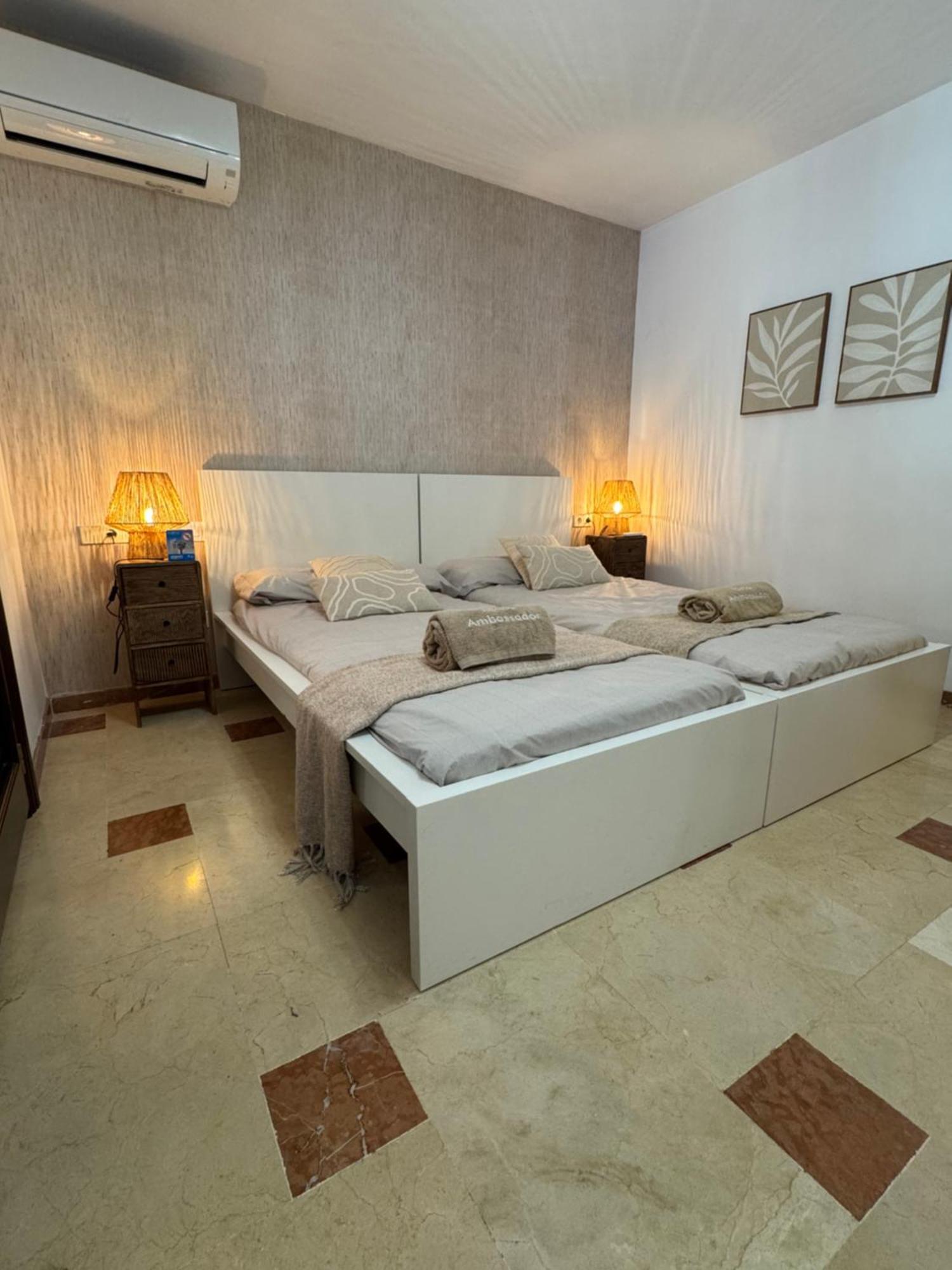 Ambassador Center Etv14825 Palma de Mallorca